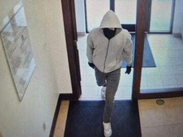 2 U.S. Bank employees dead, person in custody after bank robbery